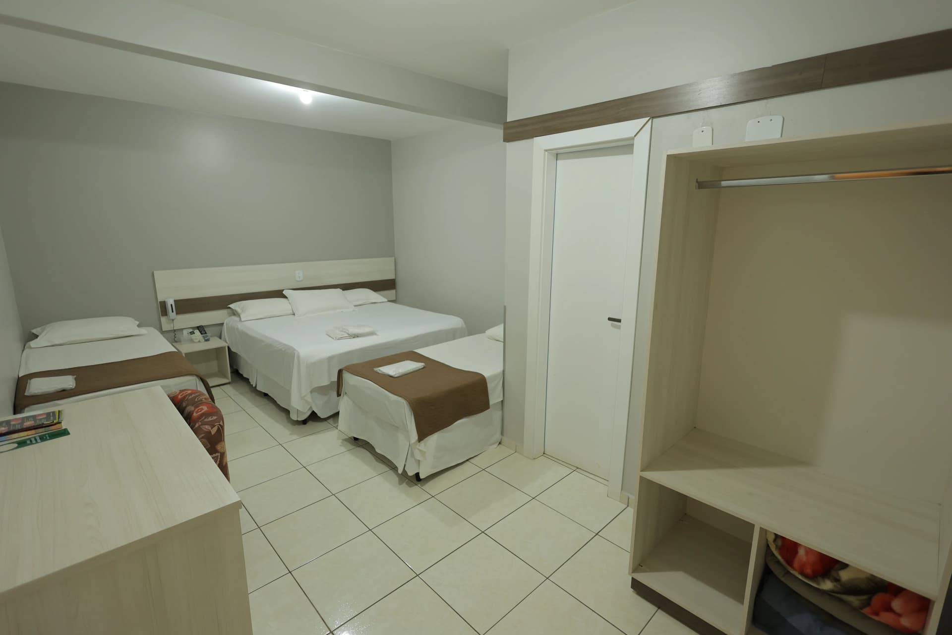Hotel Sambakia - Casal Luxo mais dois Extras
